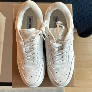 Steve Madden White Platform Raffi sneakers size 7